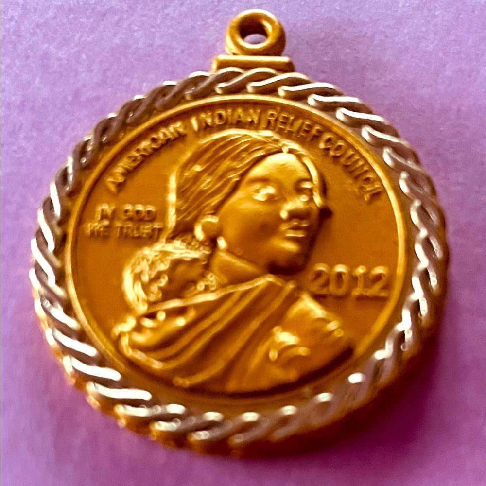 Collectible indigenous Indian Pendant Gold & Silver New